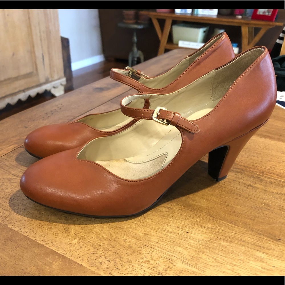 Naturalizer 9.5 vintage style mary jane heels